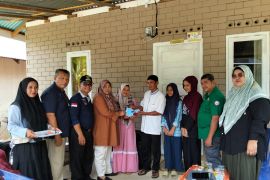 Kolaborasi PT Semen Padang &amp; Forum Nagari: Hadirkan Rumah Layak Huni untuk Elmayeni