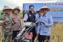 GSN serahkan 200 "paddy reaper" kepada petani Wonogiri dan Ponorogo