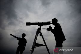 Begini proses pengamatan hilal di berbagai daerah