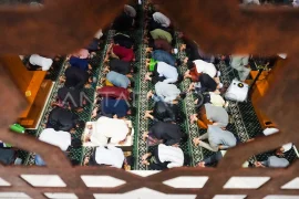 Shalat tarawih pertama Ramadhan 1446 Hijriah di Balikpapan