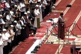 Jamaah ramaikan tarawih perdana di Masjid Istiqlal