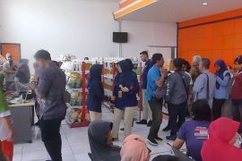 Mentan tinjau operasi pasar pangan murah di Magelang