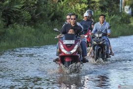 Fenomena "Worm Moon" picu banjir di pesisir RI sampai akhir Maret