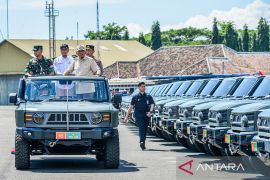 Kementerian Pertahanan serahkan 700 unit kendaraan Maung MV3 kepada TNI dan Polri