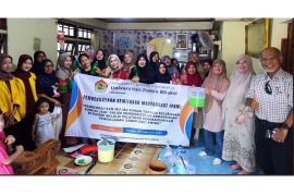 Tim PKM Panca Bhakti beri pelatihan wirausaha di Sungai Jawi Dalam