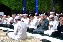 Muhidin diagendakan tarawih dan tadarus bersama SKPD selama Ramadhan