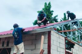 Satgas TMMD Kodim Biak wujudkan kawasan rumah minimalis modern Kampung Kbusdori