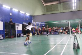 Kemeriahan SIRKOT PBSI Jaktim dan Turnamen Ganda Putra Veteran IKG