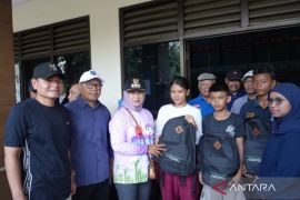 Wali Kota Jaktim periksa kondisi pengungsi kebakaran Pondok Bambu