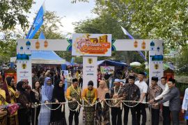 Bupati HST buka pasar ramadhan tingkatkan UMKM kuliner