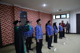 Wali Kota Singkawang melantik 10 pejabat fungsional