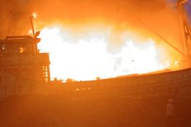 Dua kapal terbakar di Pelabuhan Sunda Kelapa