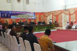 Pemkab Pasaman Barat serahkan kelengkapan pelantikan Bupati-Wakil Bupati terpilih ke Pemprov