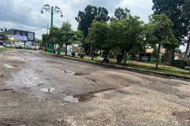 Kerusakan jalan di Muara Bulian semakin parah