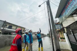 PLN Jakarta turunkan petugas patroli ke wilayah rawan banjir