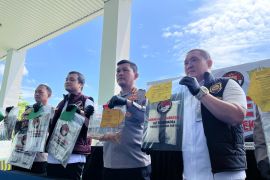 Polisi gagalkan penyelundupan cairan liquid narkoba dari Thailand.