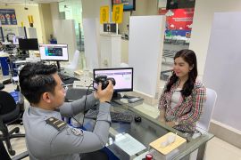 Imigrasi mengimbau masyarakat bawa dokumen asli saat wawancara paspor