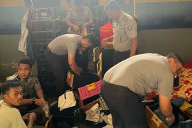 Lapas Salemba sidak hunian dan tes urine napi cegah gangguan keamanan