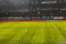 Persib Bandung kokoh di puncak klasemen usai tekuk Persik Kediri 4-1