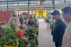 Polres Lamandau cek harga pangan di pasar tradisional