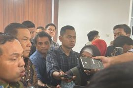 Gubernur Riau Abdul Wahid berupaya tekan angka putus sekolah