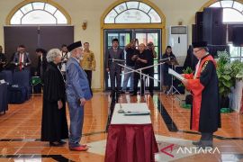 Ketua PT Papua Barat lantik Wakil Ketua I DPRP-PB