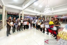 Kejaksaan bantu korban banjir di Kota Bekasi