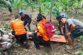 SAR gabungan evakuasi lansia tersesat di perkebunan Kampung Bira Sangihe