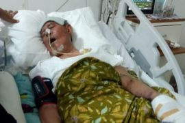 Mantan Gubernur Malut dua periode AGK tutup usia