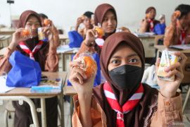 SMPN 13 Surabaya sesuaikan menu MBG selama Ramadhan