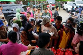 Polres Bengkayang bazar murah Ramadhan untuk bantu warga