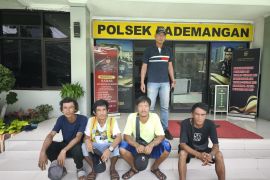 Polisi tangkap empat "Pak Ogah" yang kerap palak sopir