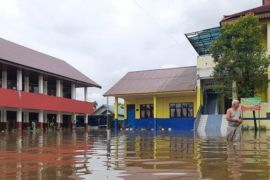 17 sekolah di Pekanbaru diliburkan karena terdampak banjir