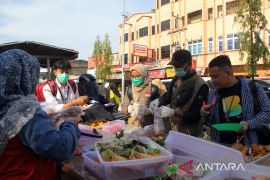 Uji sampel takjil Ramadhan di Dumai Page 1 Small