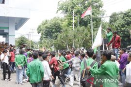 Ribuan CPNS di Kota Bima akan gelar aksi protes penundaan pengangkatan