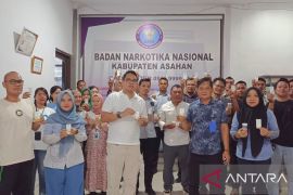 Personel BNN Kabupaten Asahan di tes urine