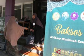 Tahsin Al Ghozy bagikan 1.100 paket sembako untuk guru Quran di Bogor