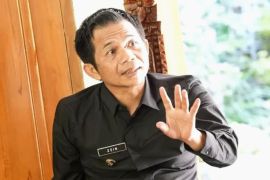 Bupati Purwakarta segera memperbaiki jalan rusak