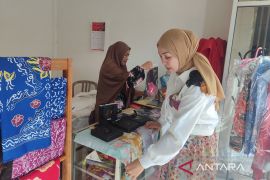 Anggota DPR RI dorong UMKM Batik Besurek di Bengkulu naik kelas
