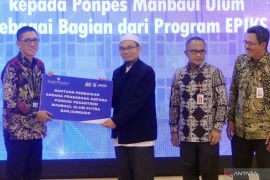 Bank Kalsel bantu sarana prasarana Ponpes Manbaul Ulum Putra