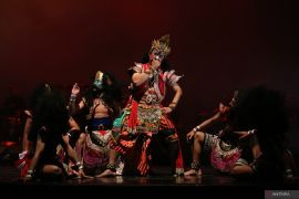 Pertunjukan seni topeng Panji