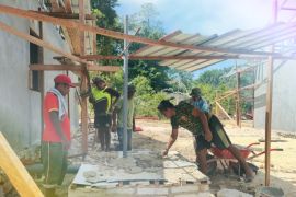 Satgas TMMD Kodim 1708 bangun fasilitas MCK rumah warga Kbusdori