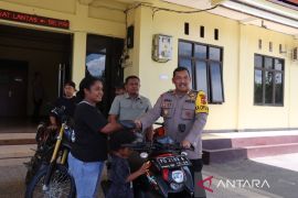 Polres Jayawijaya serahkan empat motor hasil curian ke pemilik