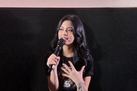 Profil Yoriko Angeline, artis yang dilamar Aldio Oekon di Paris