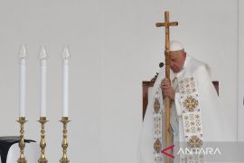 Vatikan: Paus meninggal karena stroke diikuti koma dan gagal jantung