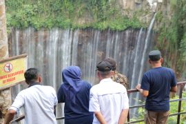 Wisata Tumpak Sewu dan Grojogan Sewu Lumajang ditutup sementara