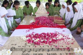 W.R. Supratman: Pahlawan mewangi, bukan berdarah