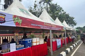 Kendalikan harga pangan, Polda dan Disperindag Banten gelar pasar murah