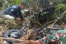 Satu warga terseret arus banjir di Bireuen belum ditemukan