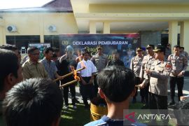 Polisi bubarkan kelompok pelajar terlibat perang sarung di Belitung